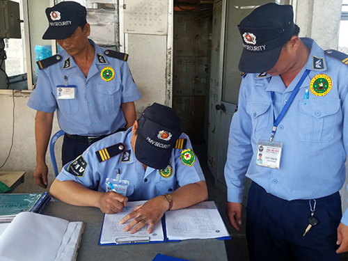 Làm sao giữ chân nhân viên bảo vệ làm việc lâu dài?