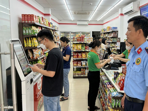 Giải pháp an toàn cho cửa hàng tiện lợi mà nhân viên bảo vệ cần biết - 3