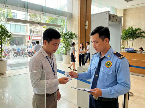 Giữ trật tự khu vực bảo vệ những công việc cần làm