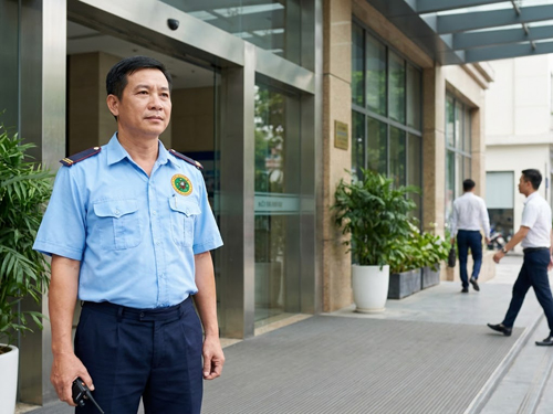 Phẩm chất người làm việc bảo vệ tận tâm luôn có - 5